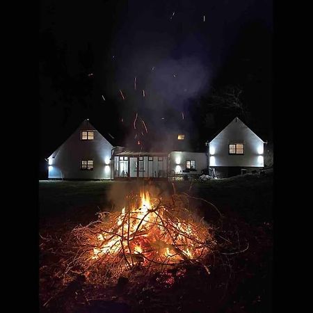 Bear Cottage, Tyn Y Cwm Eglwys-Fach 외부 사진
