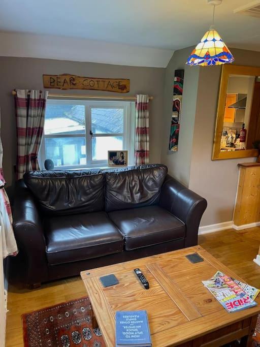 Bear Cottage, Tyn Y Cwm Eglwys-Fach 외부 사진